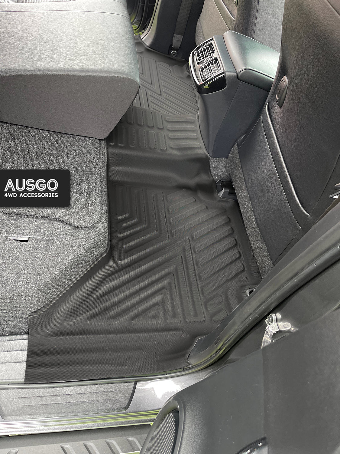 Toyota Hilux 2015-Onwards Car Floor Mats（Auto Trans）