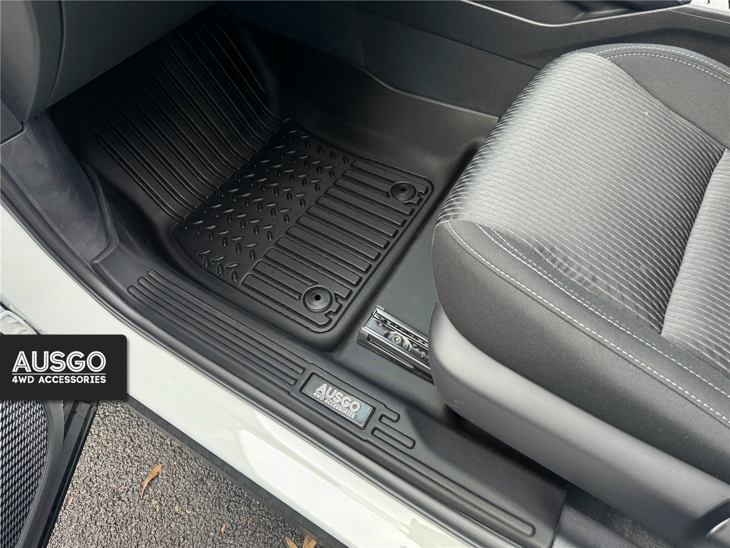 Mitsubishi Outlander 7 Seater Petrol 2021+ Car Floor Mats