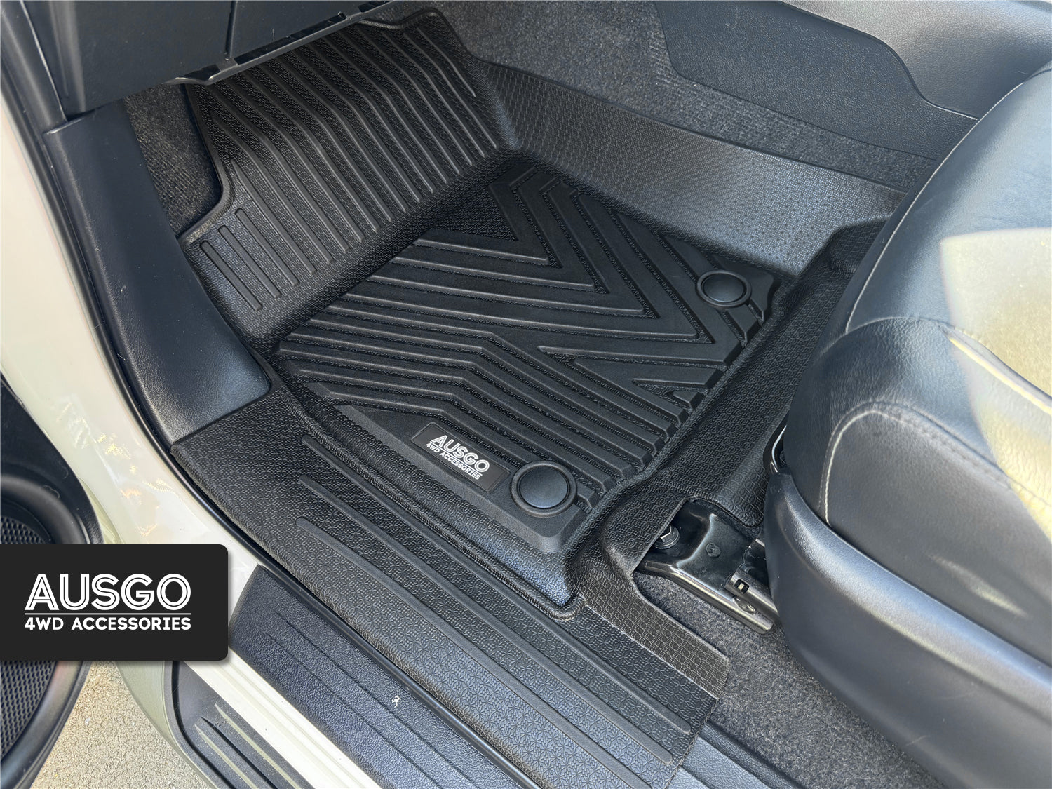 Toyota Hilux 2015-Onwards Injection Car Floor Mats (Auto Trans)