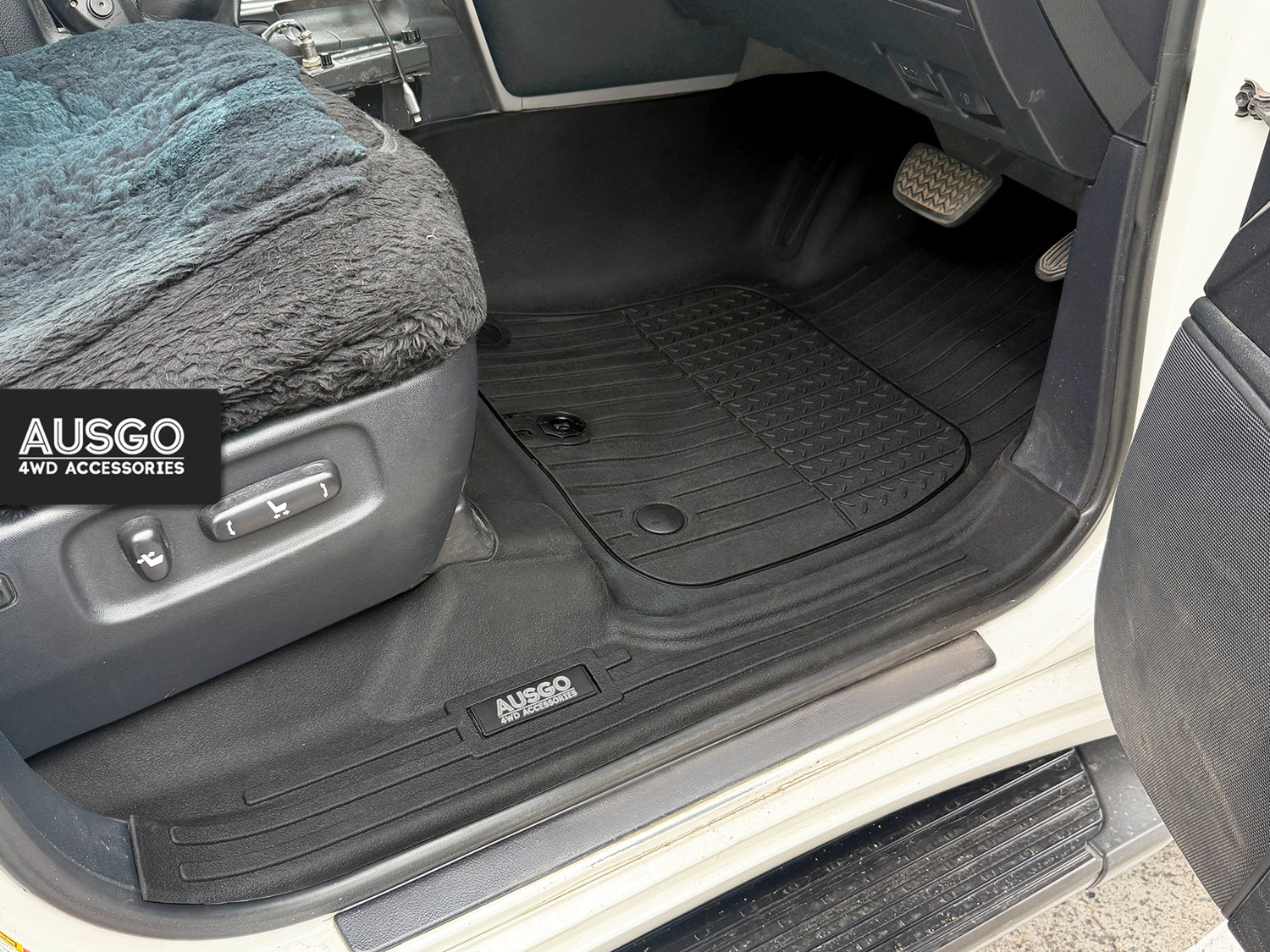 Toyota Land Cruiser 200 Series GX / GXL 2012-2021 Injection Car Floor Mats