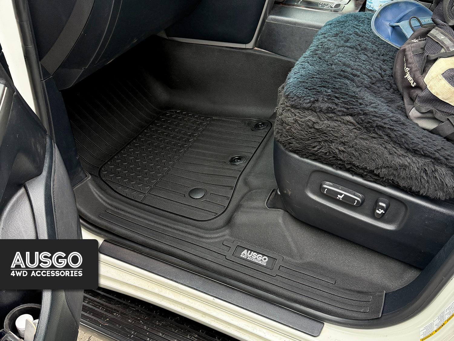 Injection Car Floor Mats for Toyota LandCruiser 200 Series Altitude / VX / Sahara 2012-2021