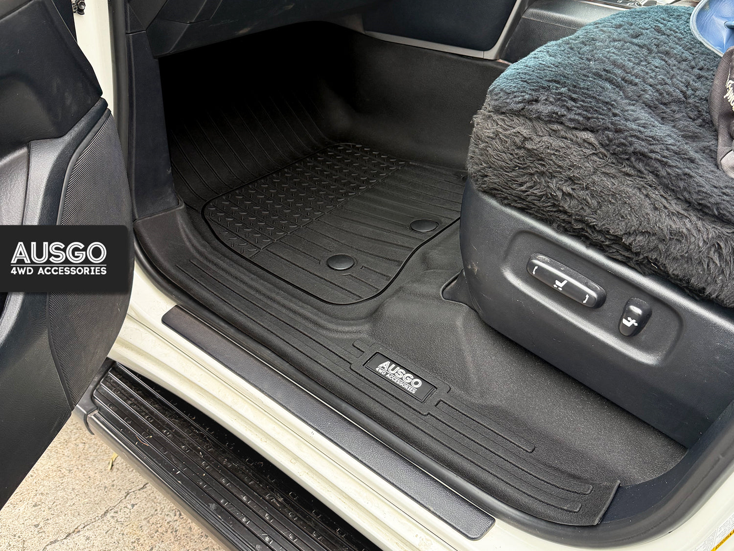 Toyota Land Cruiser 200 Series GX / GXL 2012-2021 Injection Car Floor Mats